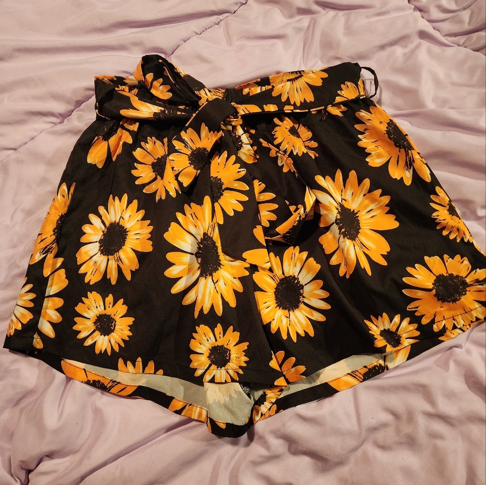 Sunflower Highwasted shorts